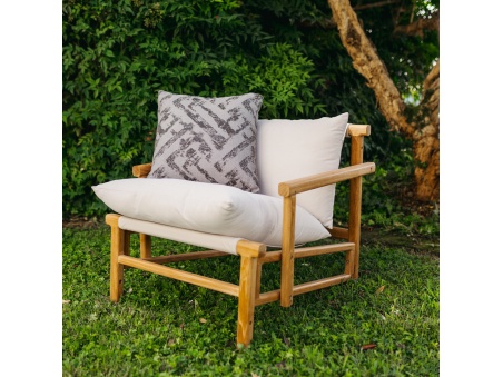 Marra: Waterproof Outdoor Pillow with Soft Padding | Maanta