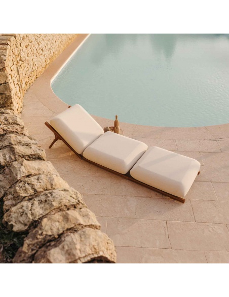 Tuga: Teak sun lounger Unique Nautical Design