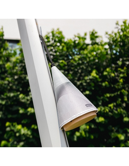 Cala Lamp: Nautical Design, Adjustable Light, 143 Hours of Autonomy