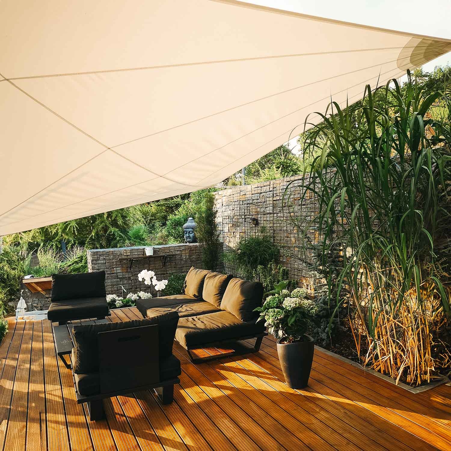 Solaria waterproof - our best radial cut shade sail Solaria waterproof - our best radial cut shade sail