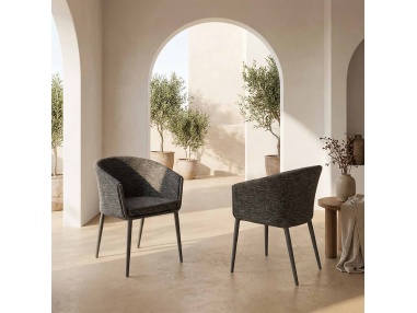Mitara: Outdoor Dining Armchair in Solution-Dyed Fabric