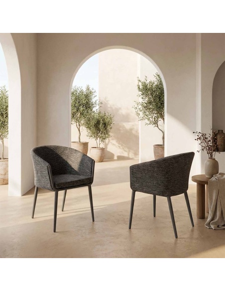 Mitara: Outdoor Dining Armchair in Solution-Dyed Fabric