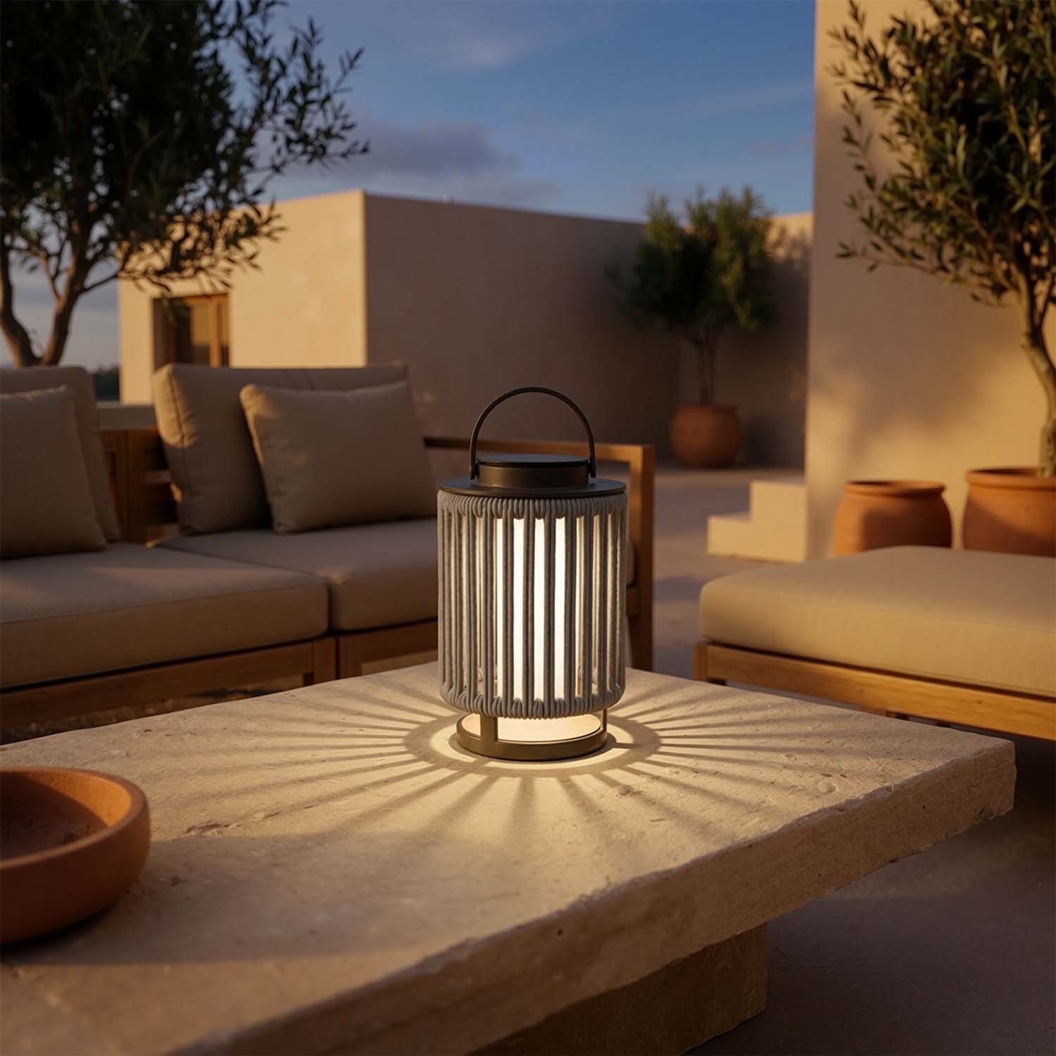 Marinea: Outdoor Lamp in Braided Rope