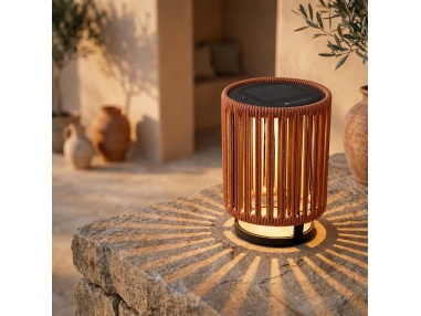 Filara: modern solar light - solar garden lamp for patio and outdoor