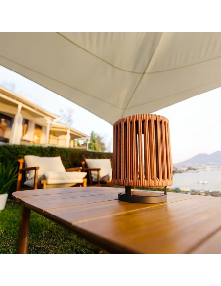 Filara: modern solar light - solar garden lamp for patio and outdoor